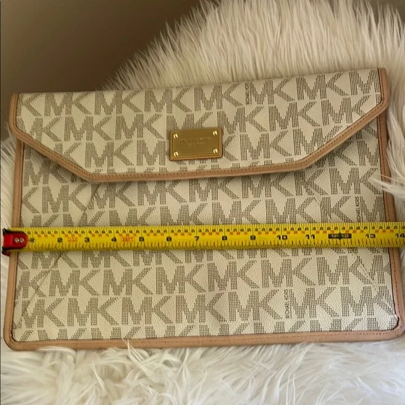 Michael Kors Cream and Tan Laptop Bag with Monogram - Picture 4 of 5